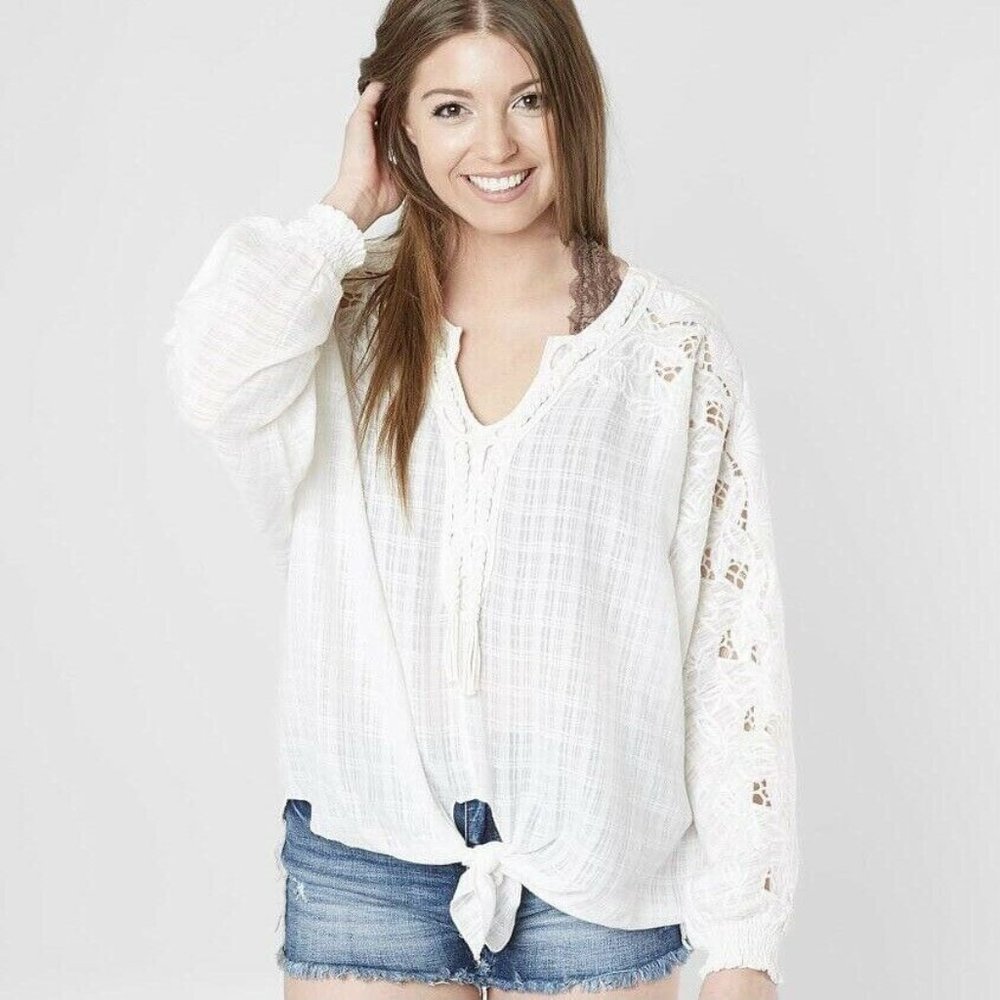 Gimmicks BKE Floral Embroidered Dolman Sleeve Top
